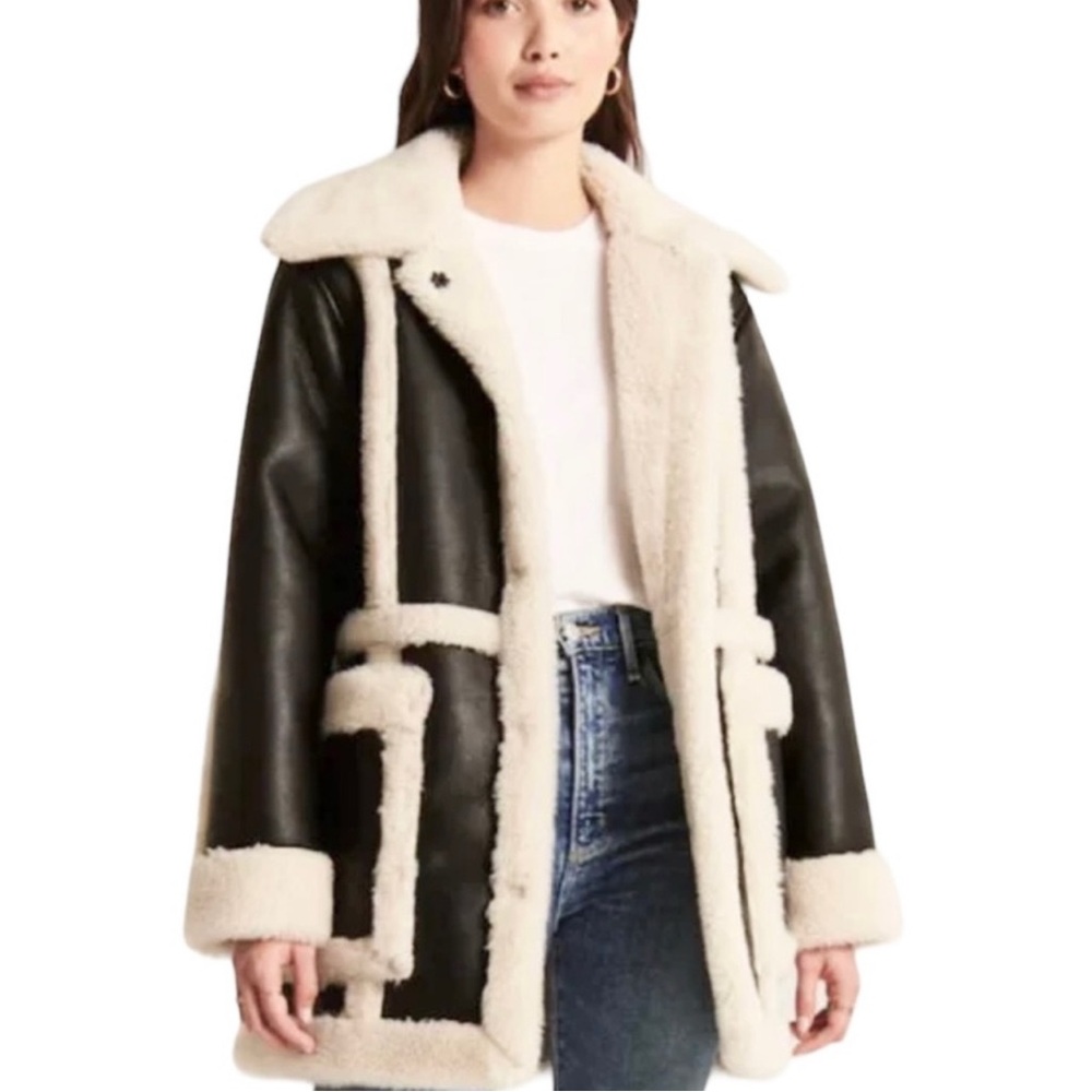 Abercrombie & Fitch Black Oversized Sherpa
Lined Vegan Leather Coat Size S